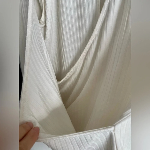 Banana Republic  White Wrap Long Sleeve Ribbed Top Size M - Picture 5 of 11